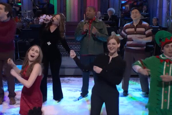 SNL recap: Holiday season chaos, Melissa McCarthy’s 6th appearance, and a marathon of Weekend Updates