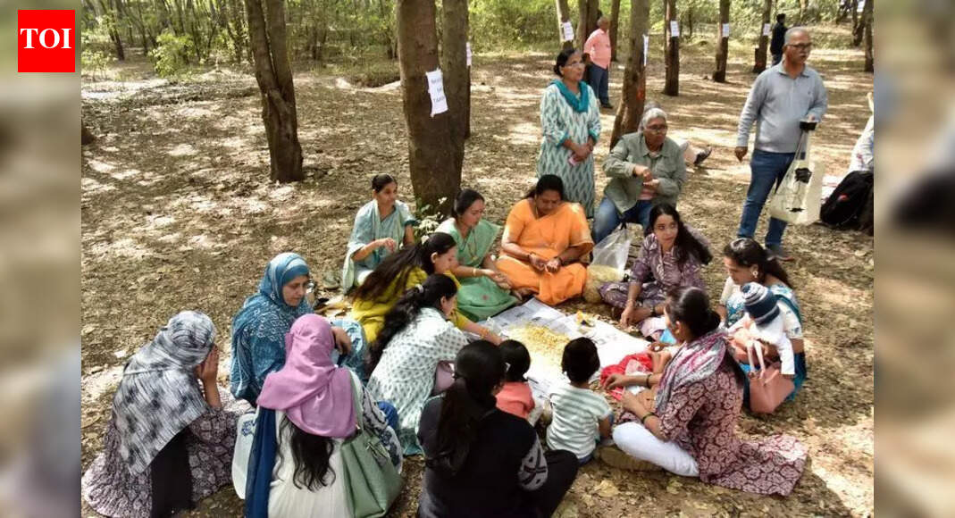 Nashik residents unite to protest tree felling at Tapovan and promote environmental awareness
