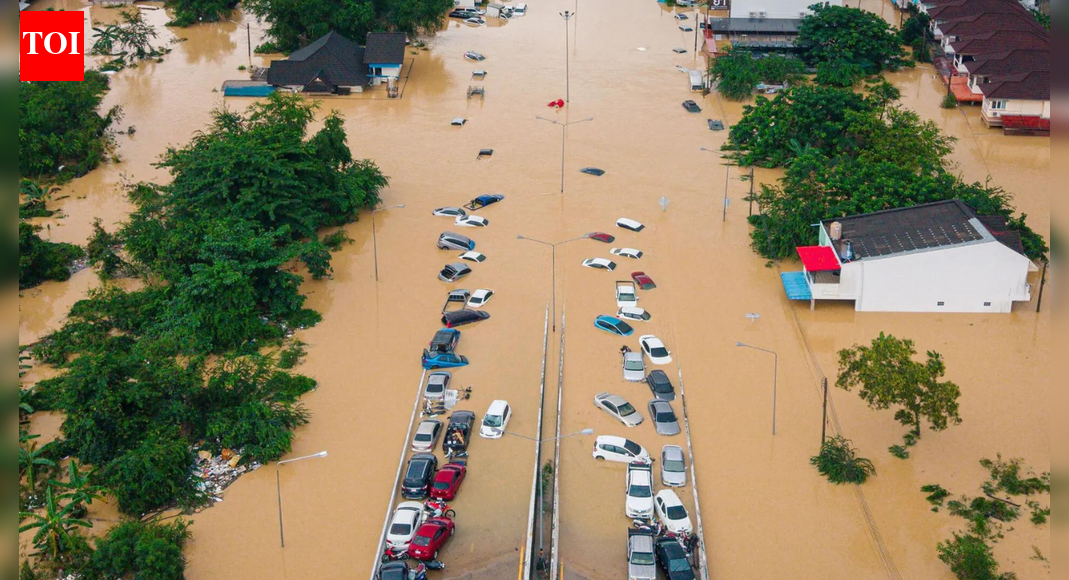 Cyclone Ditwah: Sri Lanka issues fresh landslide alerts as heavy rains batter island; death toll 618