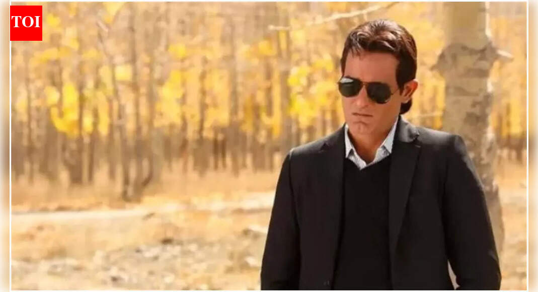 the actor who almost married Karisma Kapoor and remained single at 50
