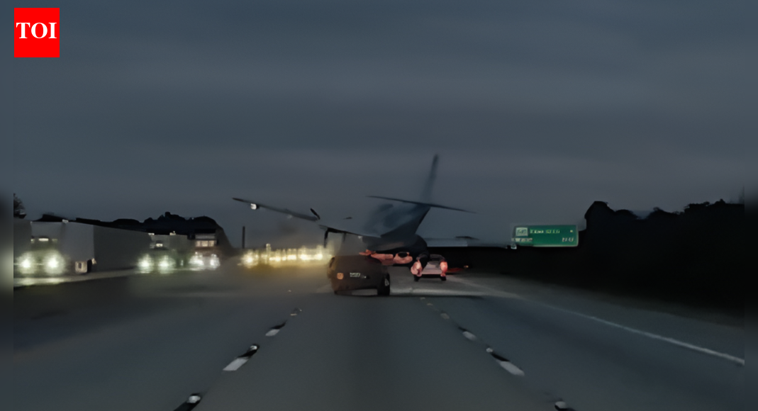 Small plane crash-lands on Florida freeway; hits car – watch video