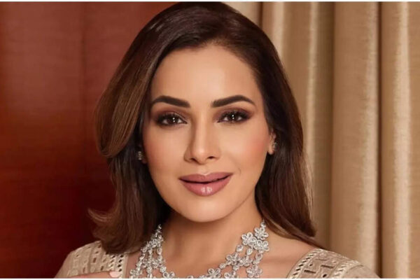 ‘The Fabulous Lives of Bollywood Wives’ star Neelam Kothari recounts scary ‘mid-air neglect’ accusing airline of ignoring her after she fainted: I received no follow-up care or even a single check-in from your crew | Hindi Movie News