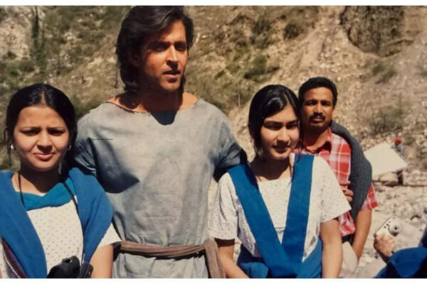 Thalaivar M.S. Dhoni’s wife Sakshi Dhoni shares an UNSEEN picture with Hrithik Roshan from sets of ‘Krrish’