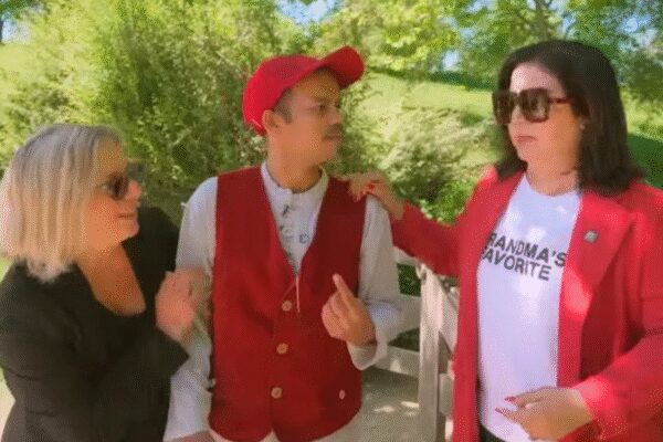 Did Farah Khan’s cook Dilip MARRY manager Kim during New Zealand trip? Filmmaker pulls hilarious prank on him: ‘You took seven pheras…’