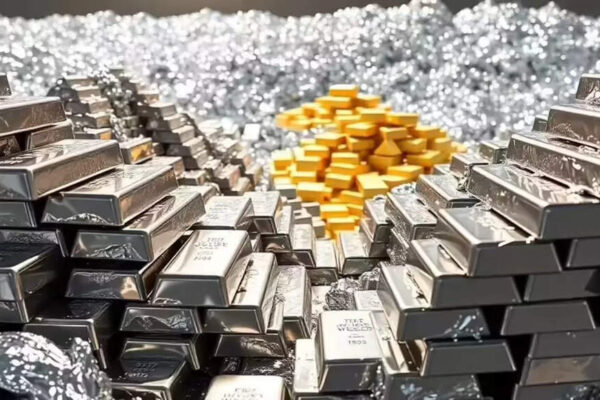 Fed cut sparks metal rally: Gold tops Rs 1.32 lakh/10g; silver surges to fresh record — What should investors do?