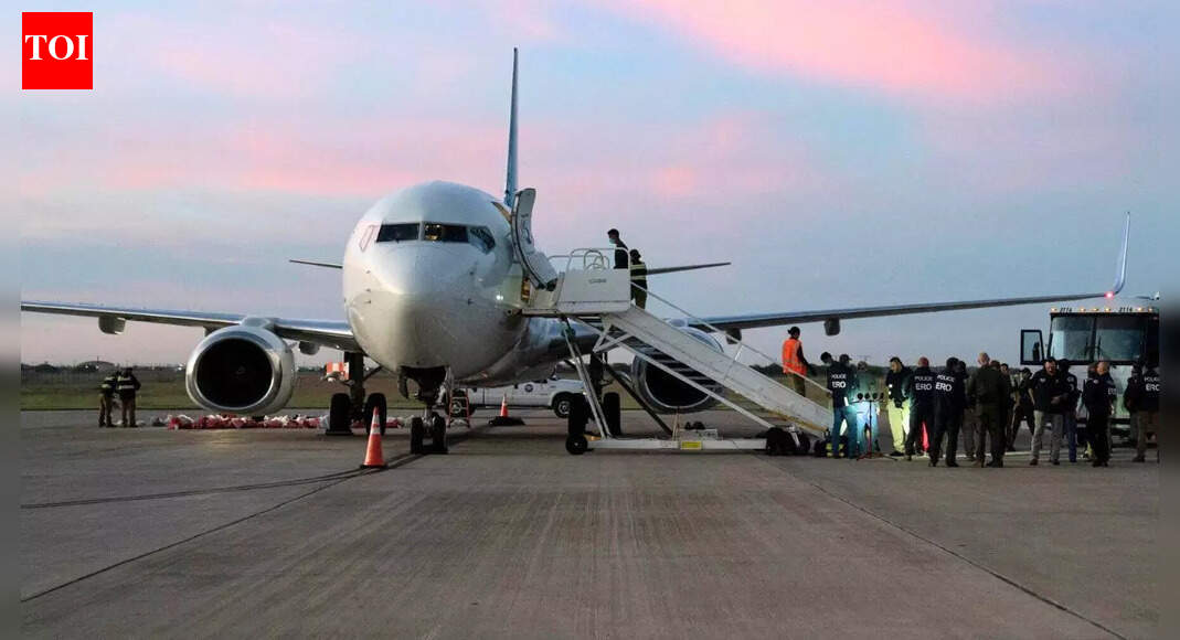 Deportation airlines: DHS signs 0 million deal to buy 6 Boeing 737 jets | World News