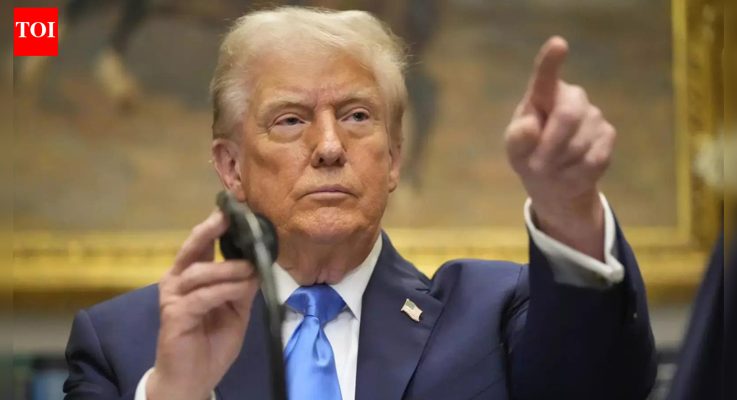‘25k people died last month’: Trump hints at third world war as Russia-Ukraine talks falter – watch