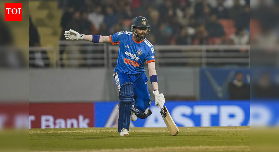 ‘Stand-and-deliver doesn’t work’: Irfan Pathan explains why Hardik Pandya’s spark vanished in 2nd T20I