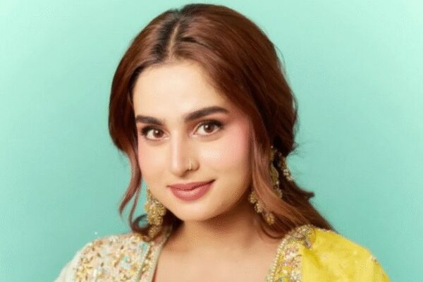‘Dhurandhar’ and ‘Kis Kisko Pyaar Karoon 2’ actress Ayesha Khan recalls shocking moment when ‘famous’ director asked her to fix her teeth; ‘One person told me change nose’