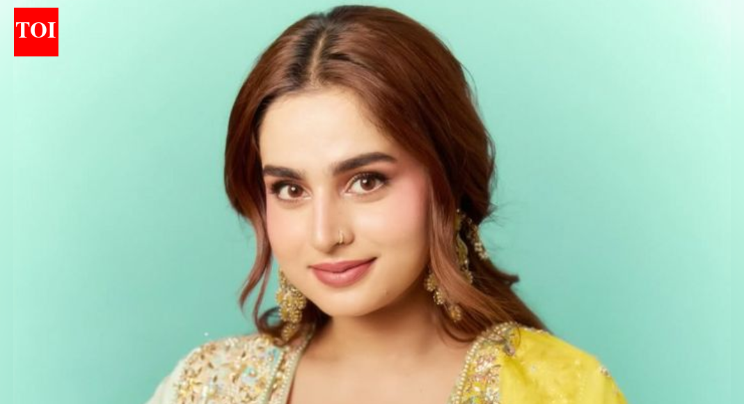 ‘Dhurandhar’ and ‘Kis Kisko Pyaar Karoon 2’ actress Ayesha Khan recalls shocking moment when ‘famous’ director asked her to fix her teeth; ‘One person told me change nose’