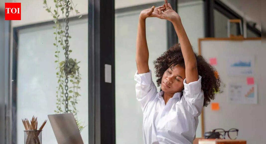 Micro stretching:​‍​‌‍​‍‌​‍​‌‍​‍‌ A 30-second habit that enhances posture, energy levels and relaxation |
