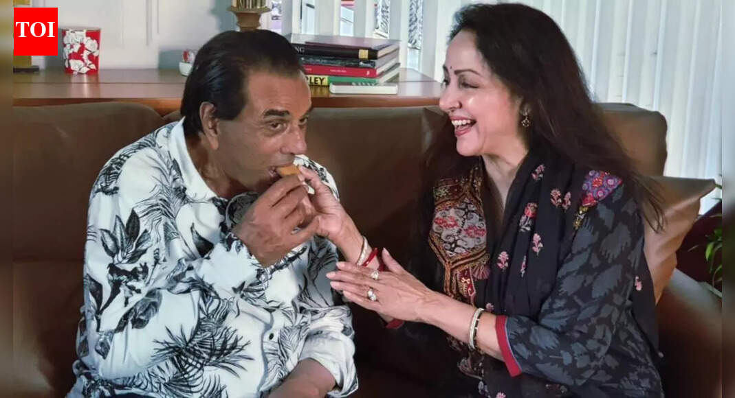 Hema Malini breaks down at Dharmendra’s prayer meet in Mathura, calls it an ‘inconsolable shock’, daughters Esha Deol and Ahana Deol absent due to personal reasons