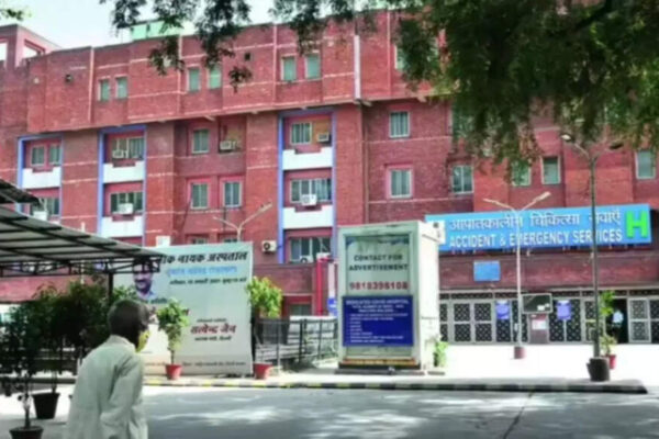 Delhi plans to run 11 govt hospitals on PPP model | India News