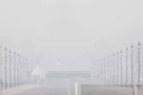 Delhi schools shift to hybrid mode for Classes 1–9 and 11 as pollution worsens under GRAP-IV