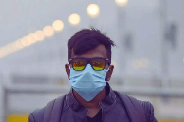 Delhi chokes on ‘Severe plus’ AQI: Smog engulfs city, low visibility; key points