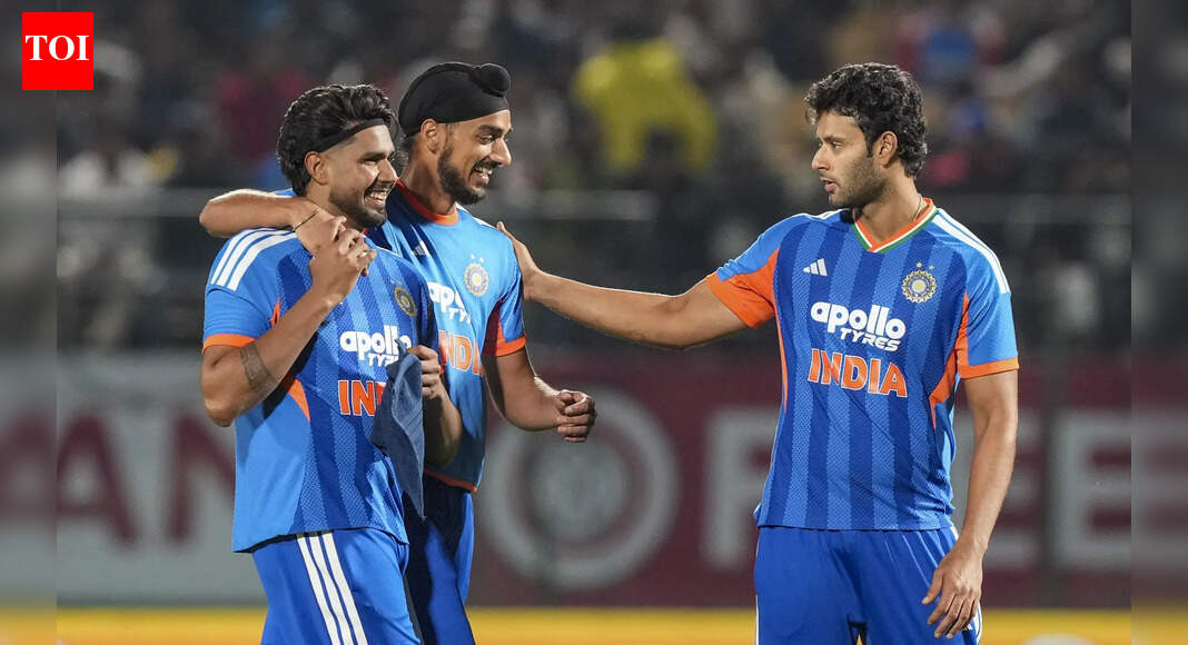 IND vs SA, 3rd T20I: Seamers wreak havoc as India thrash South Africa by seven wickets to go 2-1 up | Cricket News