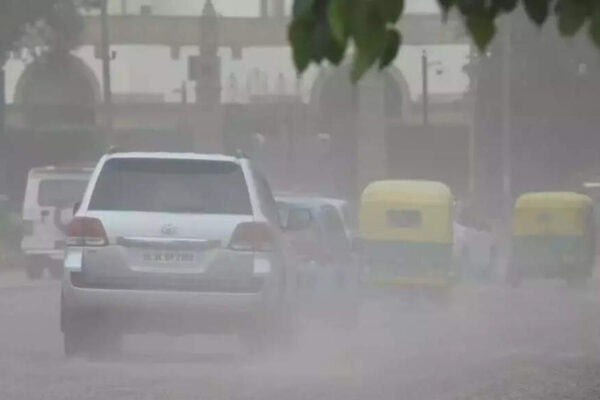 Don’t breathe in Delhi: 3 stations hit max AQI of 500 as toxicity hits the roof; city gasps