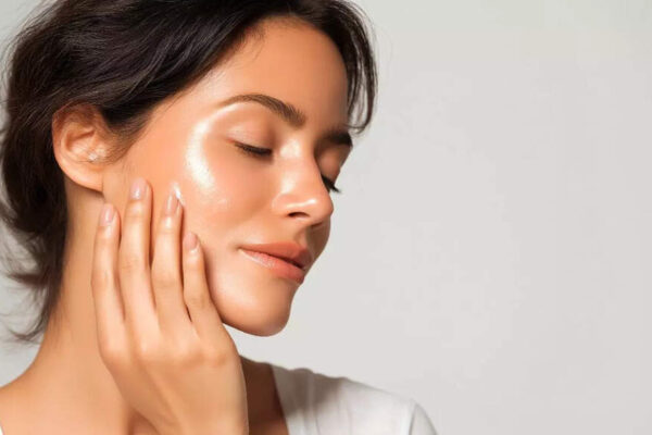 Harvard-trained​‍​‌‍​‍‌​‍​‌‍​‍‌ dermatologist shares skincare combinations that improve skin texture and reduce fine lines |