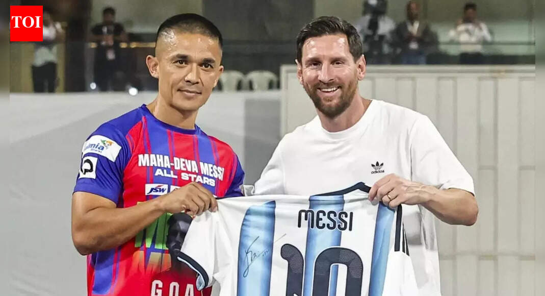‘Whose art is my antidote to sadness’: ‘Fan’ Sunil Chhetri reflects on meeting Lionel Messi; shares emotional post | Football News