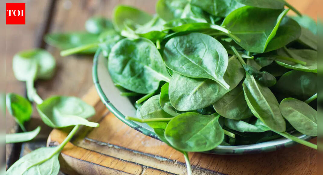 Raw vs cooked spinach: Which form actually delivers adequate iron to your body |