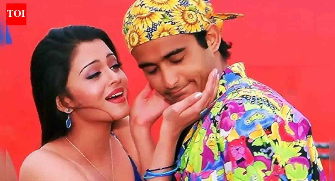 Akshaye Khanna’s old praise for Aishwarya Rai’s eternal beauty: ‘You just keep staring at her like a lunatic’ | Hindi Movie News