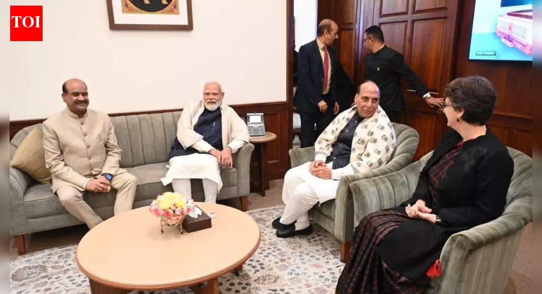 Winter session ends: OM Birla meets MPs as Parliament concludes; PM Modi, Priyanka in attendance