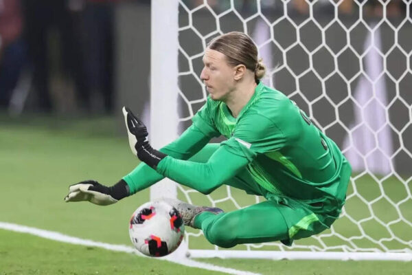 PSG goalkeeper Safonov has fractured hand after penalty shootout heroics
