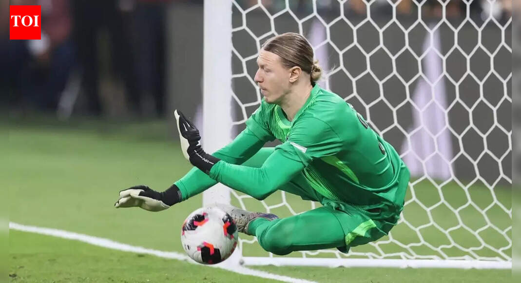 PSG goalkeeper Safonov has fractured hand after penalty shootout heroics