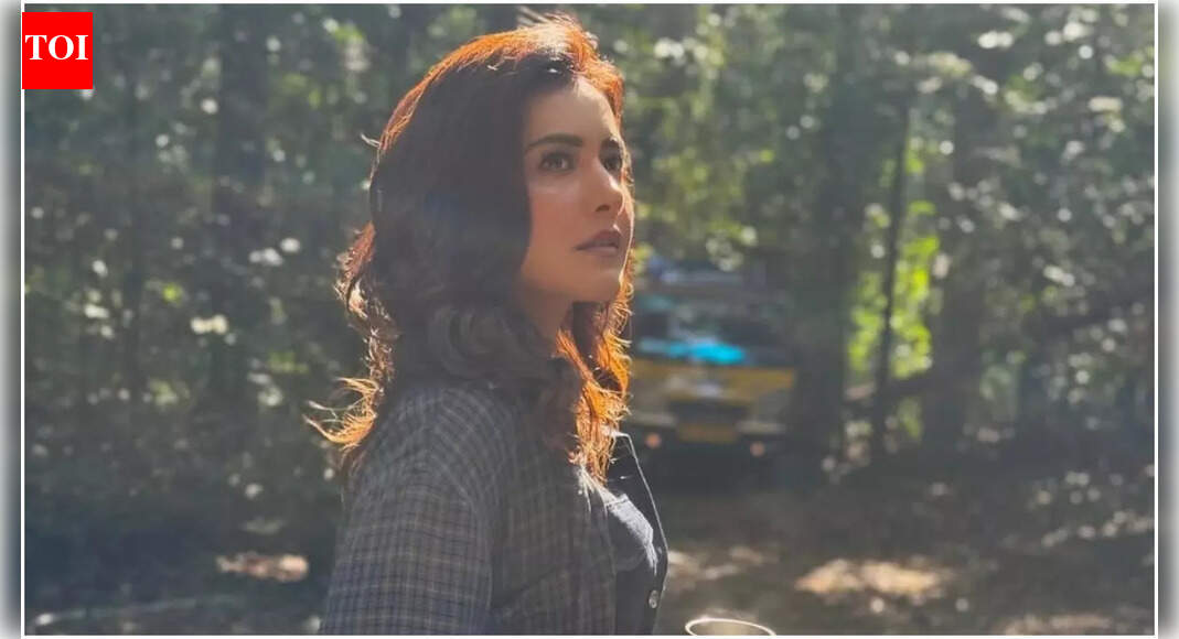 ‘Ustaad Bhagat Singh’: Raashii Khanna shares BTS PICS from sets of Pawan Kalyan starrer: ‘Between action and cut, there’s stillness’