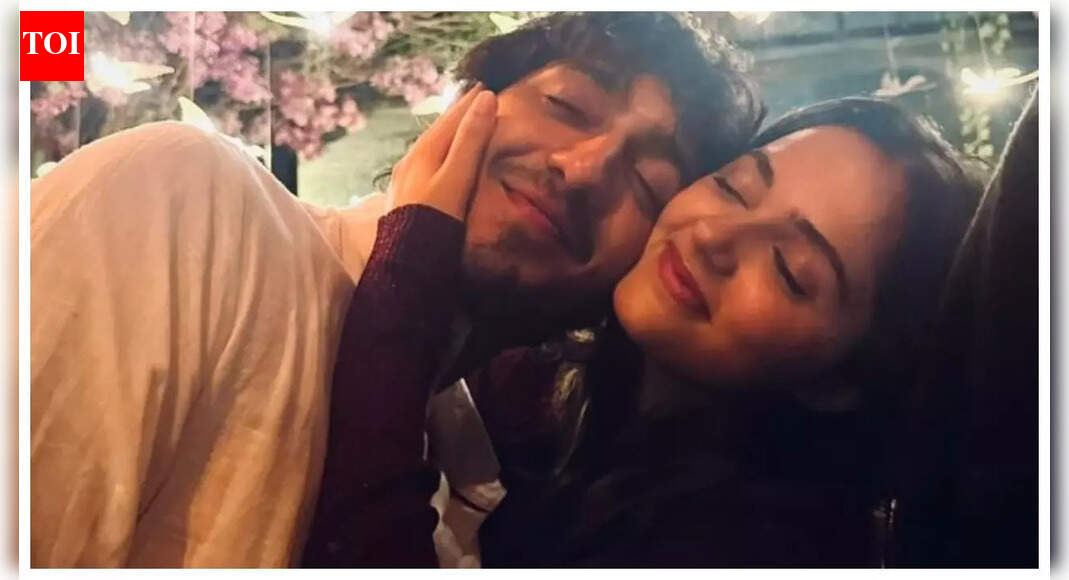 Aneet Padda’s birthday wish for ‘Saiyaara’ co-star Ahaan Panday melts hearts; fans say ‘you can just feel the love’