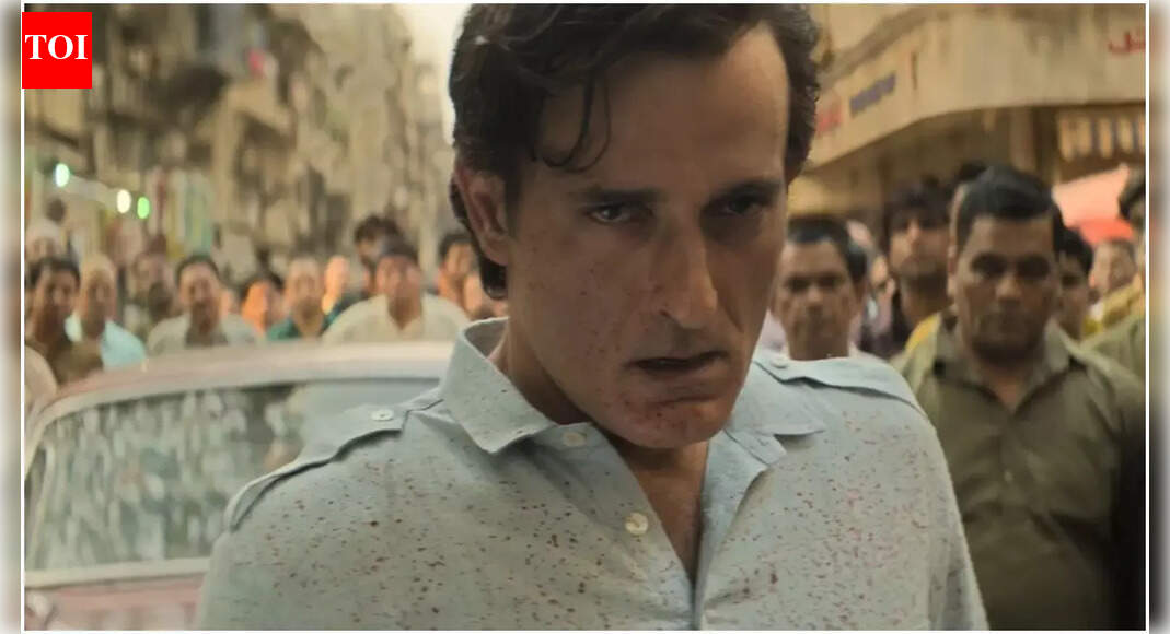 ‘Tez se maaro, main gir nahi raha hu’: Akshaye Khanna made this intense demand to co-star Aditya Uppal during ‘Dhurandhar’ in-van hitting scene