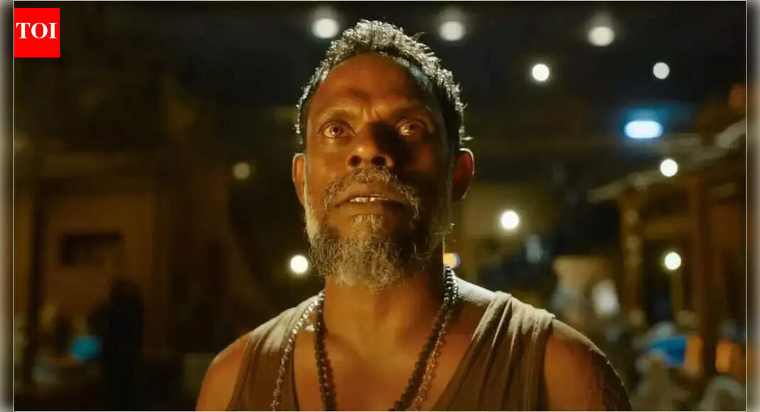 Vinayakan suffers shoulder injury on ‘Aadu 3′ set; Doctors advise six weeks’ rest