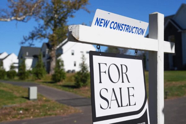 US 30-Year Mortgage Rates Fall to 6.18%: Are Buyers Still Cautious? | Business