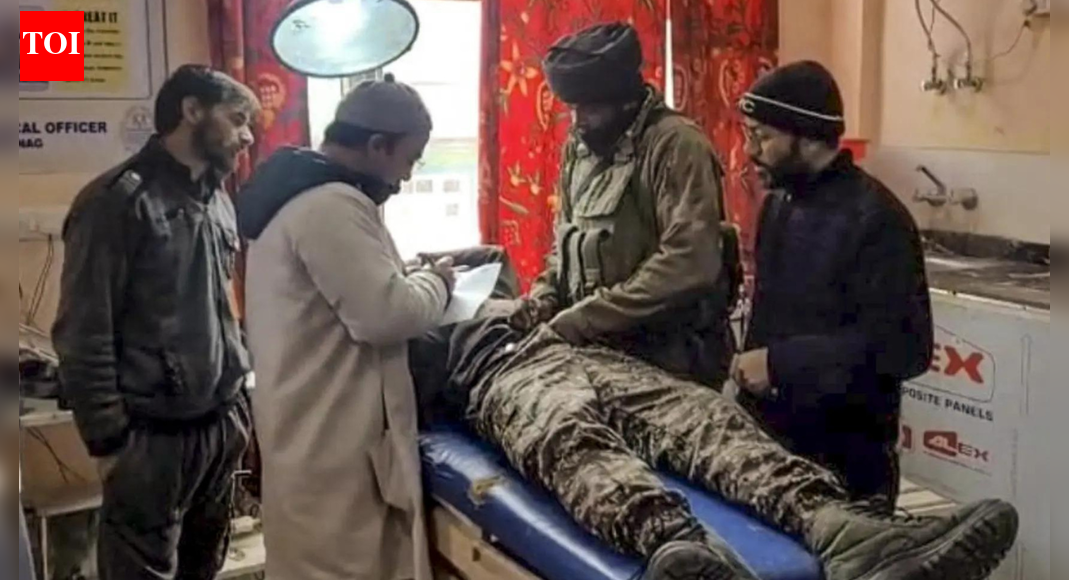 J&K: Leopard attacks CRPF cop in Kashmir camp