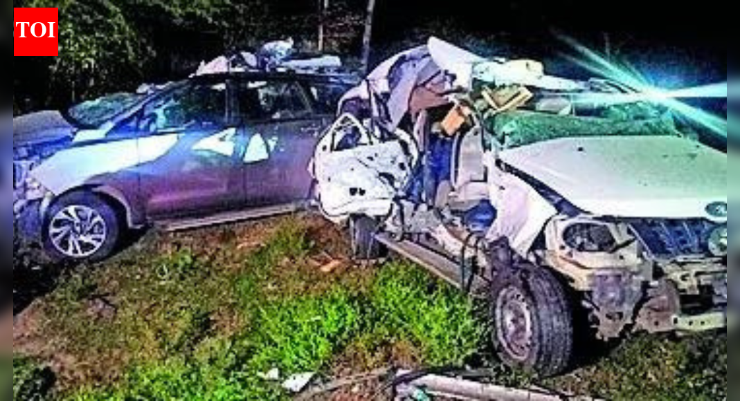 Nine killed as government bus rams cars in Cuddalore CHENNAI: Nine people, including four women, were killed and at least 10 were injured in a road accident at Ezhuthur near Thittakudi in Cuddalore district on Wednesday.The incident occurred around 7.30 pm when an SETC bus heading to Chennai from Madurai lost control after one of its tyres burst. The bus jumped the low road median, crossing over to the other side of the road and ramming two cars coming in the opposite direction. The cars were heading from Chennai to Trichy.In the incident, nine people who were travelling in two cars were killed. At least 10 others who were in those cars as well as the bus suffered injuries. Police rushed to the spot to retrieve the bodies and sent them for postmortem. The injured were admitted to nearby hospitals. Due to the incident, traffic on the Chennai-Trichy national highway was blocked for close to an hour.Chief minister M K Stalin announced Rs 3 lakh each for the families of the deceased and Rs 1 lakh each for the injured. Police said they were in the process of identifying the deceased.Expressing his condolences, AIADMK general secretary Edappadi K Palaniswami urged the state govt to provide immediate compensation to the families of the deceased.End of ArticleFollow Us On Social MediaVideosBangladesh Situation Remains Very Fluid as Unrest Grows Ahead of 2026 Elections: Journalist”Stop This Nonsense…”: Tharoor Lambasts Bangladesh Govt Over Lynching of Hindu ManEnd Of H-1B Lottery: Donald Trump Overhauls US Work Visa System Prioritising High Pay And SkillsISRO’s Heaviest Launch Yet: Five Reasons Why BlueBird-2 Marks India’s Big Leap In Global Space Race‘Mouths shut when Hindus are killed’: Yogi targets opposition in Assembly”We Are Not Safe…” Unnao Rape Victim’s Mother Manhandled, Protest StoppedIndian Travel Vlogger Anant Mittal Held In China, Comments On Arunachal Pradesh Trigger DetentionFrom Pride To Distress Sale: Pakistan Sells State-Owned PIA For Rs 135 Billion As Economy BucklesCalm With India, Weapons For Pakistan: Pentagon Report Warns Of China’s Strategic Balancing ActAssam’s Karbi Anglong Gripped By Violence, Internet Suspended As Anger Over ‘Encroachers’ Explodes123PhotostoriesFrom ‘My Secret Santa’ to ‘Meet Me Next Christmas’: Best Christmas movies to watch on OTT2 easy recipes that lower blood pressure naturallyTotal number of Birkin bags owned by Jane Birkin: The answer will surprise you10 cheapest countries to visit with surprisingly low daily costs2026 Spiritual Guide For Your Birth Number: How to Strengthen Your Inner Self2025’s headline-grabbing star kids:Aryan Khan, Rasha Thadani, Shanaya Kapoor and more7 comforting winter raitas to add warmth to daily mealsMeet 7 birds of Indian forests that are also masters of camouflageYear ender 2025: Love anthems that ruled playlists from ‘Metro… In Dino’ to ‘Saiyara’7 profound quotes from Herman Melville’s Moby-Dick that still resonate123Hot PicksUAE WeatherPAN-Aadhaar linkingKarbi Anglong CurfewGold rate todayIncome Tax RefundPublic Holidays DecemberBank Holidays DecemberTop TrendingTaylor SwiftPaul RuddPatrick MahomesMegan Thee Stallion Net Worth 2025Travis KelceJoel EmbiidSavannah James Net WorthSophie CunninghamDrew McIntyre and Kaitlyn Frohnapfel Net WorthKhamzat Chimaev