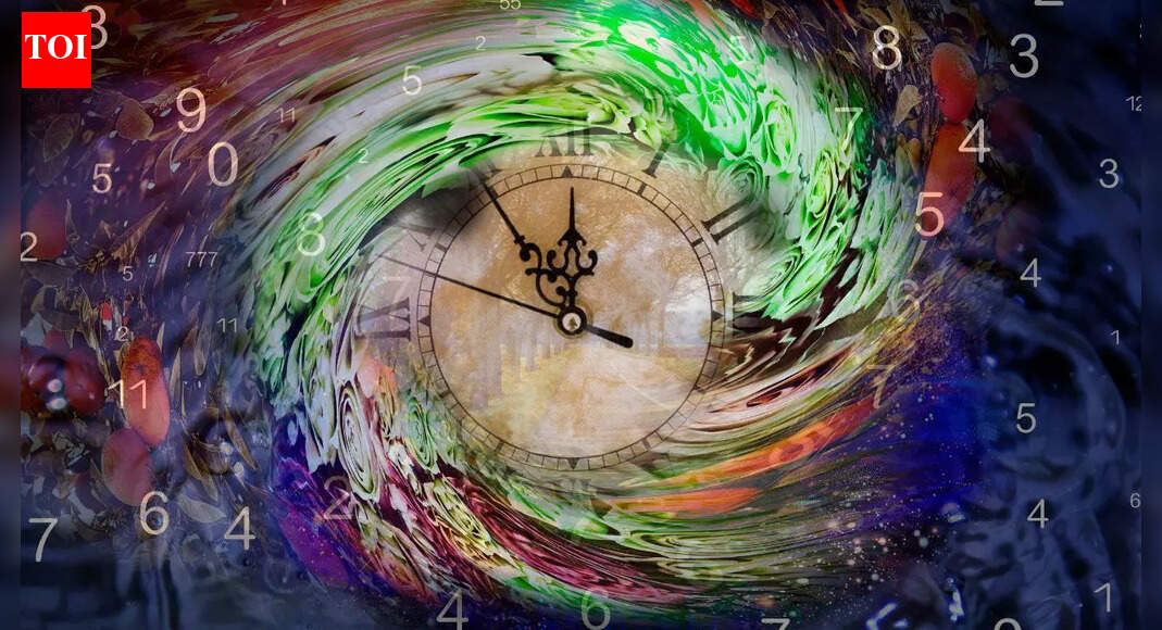 A step toward time travel? Physicists reverse waves in time