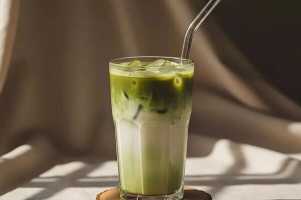 Blue matcha vs Green matcha: Understanding the differences in origins, benefits, colour, and usage |
