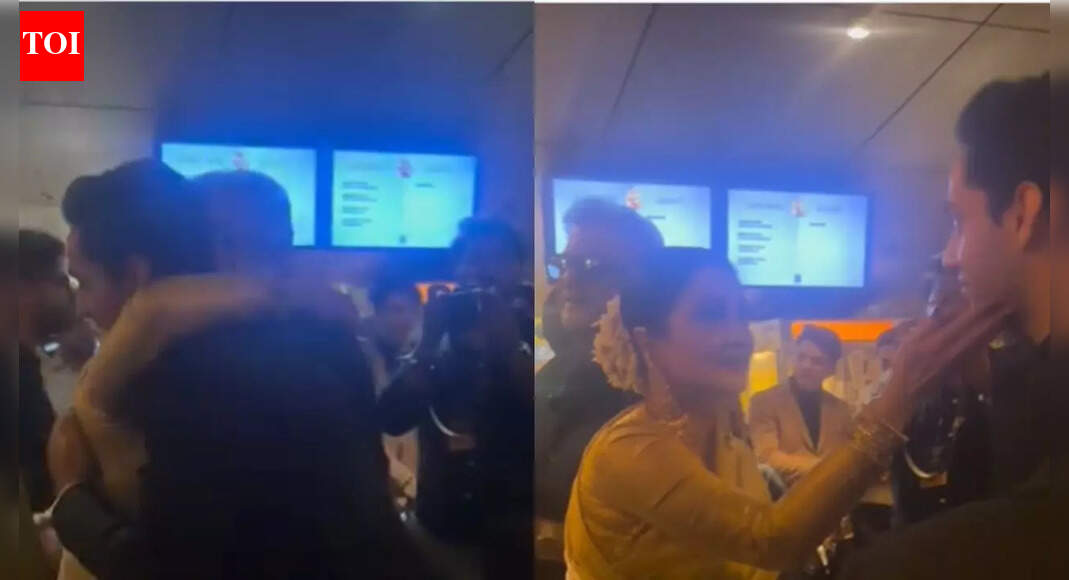 When Rekha got emotional and hugged Amitabh Bachchan’s grandson Agastya Nanda at an event