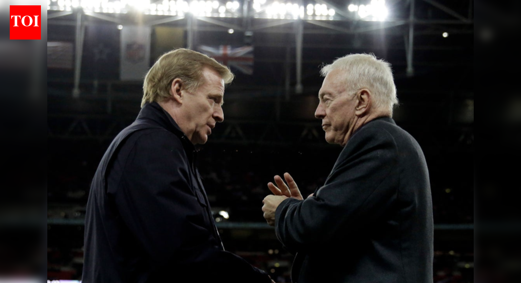 Clark Hunt vs Jerry Jones net worth: How do their finances compare?