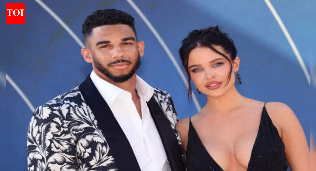 Vancouver Canucks forward Evander Kane’s partner Mara Teigen shares pictures from their Christmas celebrations