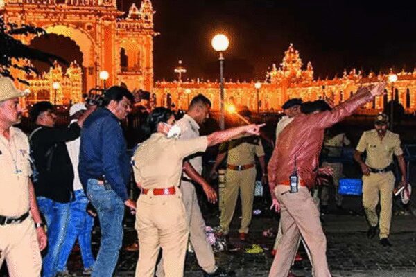 Helium cylinder blast: Balloon seller killed, 4 injured near Mysuru Palace; explosion heard 1 km away