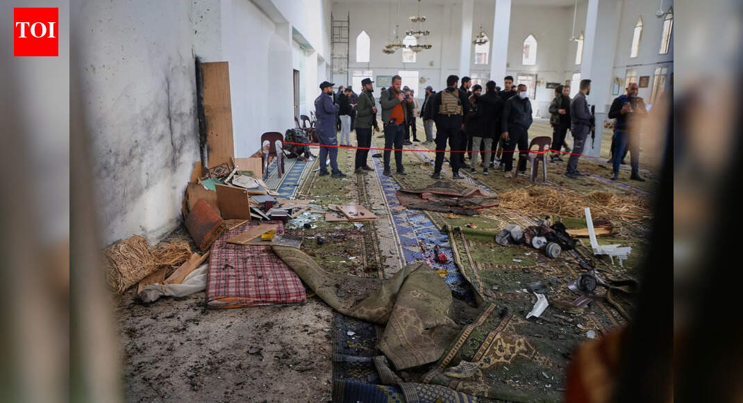 Syria: 8 killed in bomb blast at Homs mosque, 21 injured; explosion in Alawite area