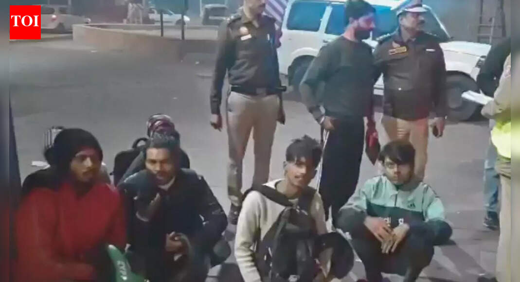 Big Delhi Police crackdown ahead of New Year: Over 200 arrested under  ‘Operation Aaghat 3.0’