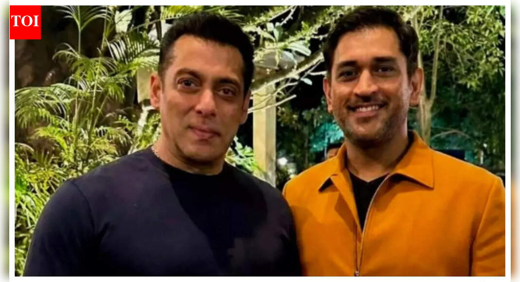 MS Dhoni and Salman Khan are all smiles as they pose for photos at his Panvel farmhouse for his 60th birthday bash