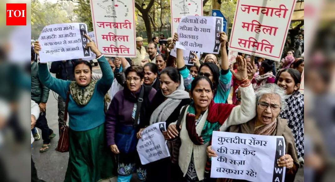 Protest outside HC against bail given to former MLA in Unnao rape case