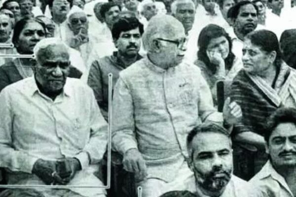 Sharing PM photo, Digvijaya Singh lauds Sangh, BJP says attack on Rahul | India News