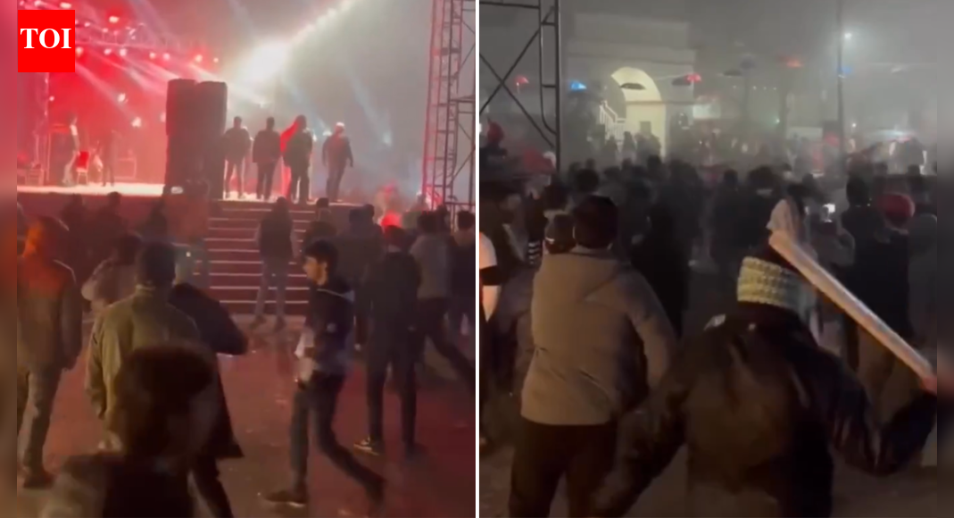 Bangladesh: Mob attacks singer’s concert; 25 hurt