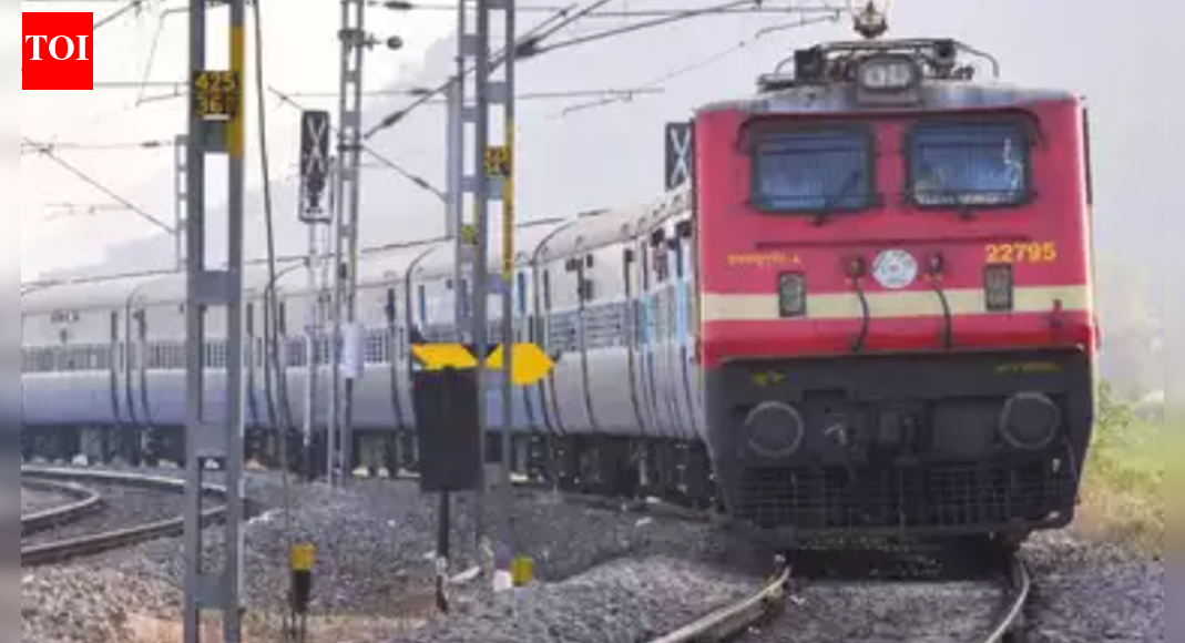 Bihar: 8 wagons of goods train derail, disrupt Howrah–Patna–Delhi rail route; restoration work underway