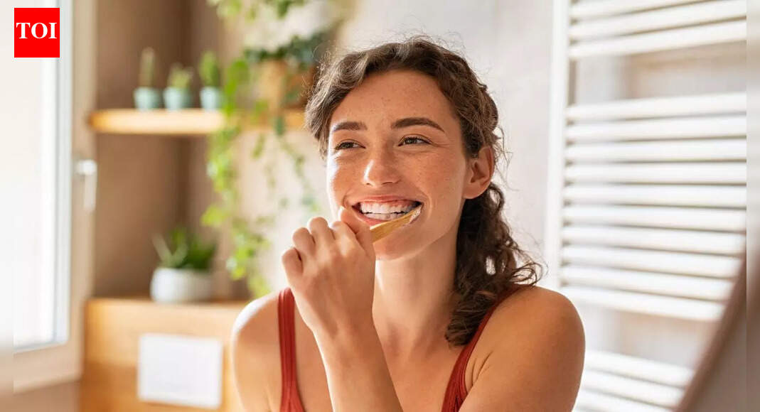 Neuroscientist suggests 3 simple brushing-time habits that may help lower dementia risk |