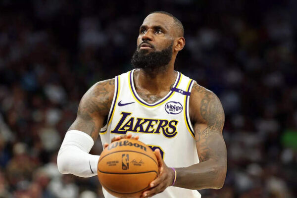 Top 5 Highest Career Earnings in NBA: LeBron James, Stephen Curry, Devin Booker and More | NBA News